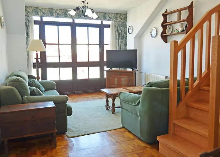 Apartamento El Corro: Con Parking En Pleno Centro De Comillas