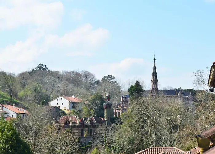 Apartamento El Corro: con parking en pleno centro de Comillas