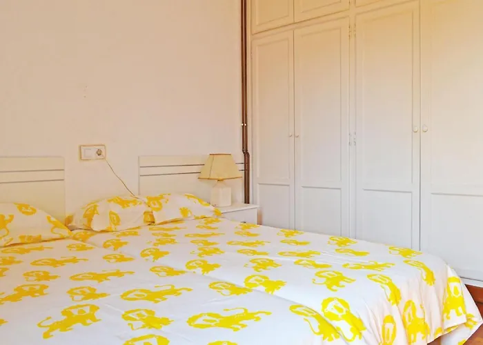 Apartamento El Corro: Con Parking En Pleno Centro De Comillas