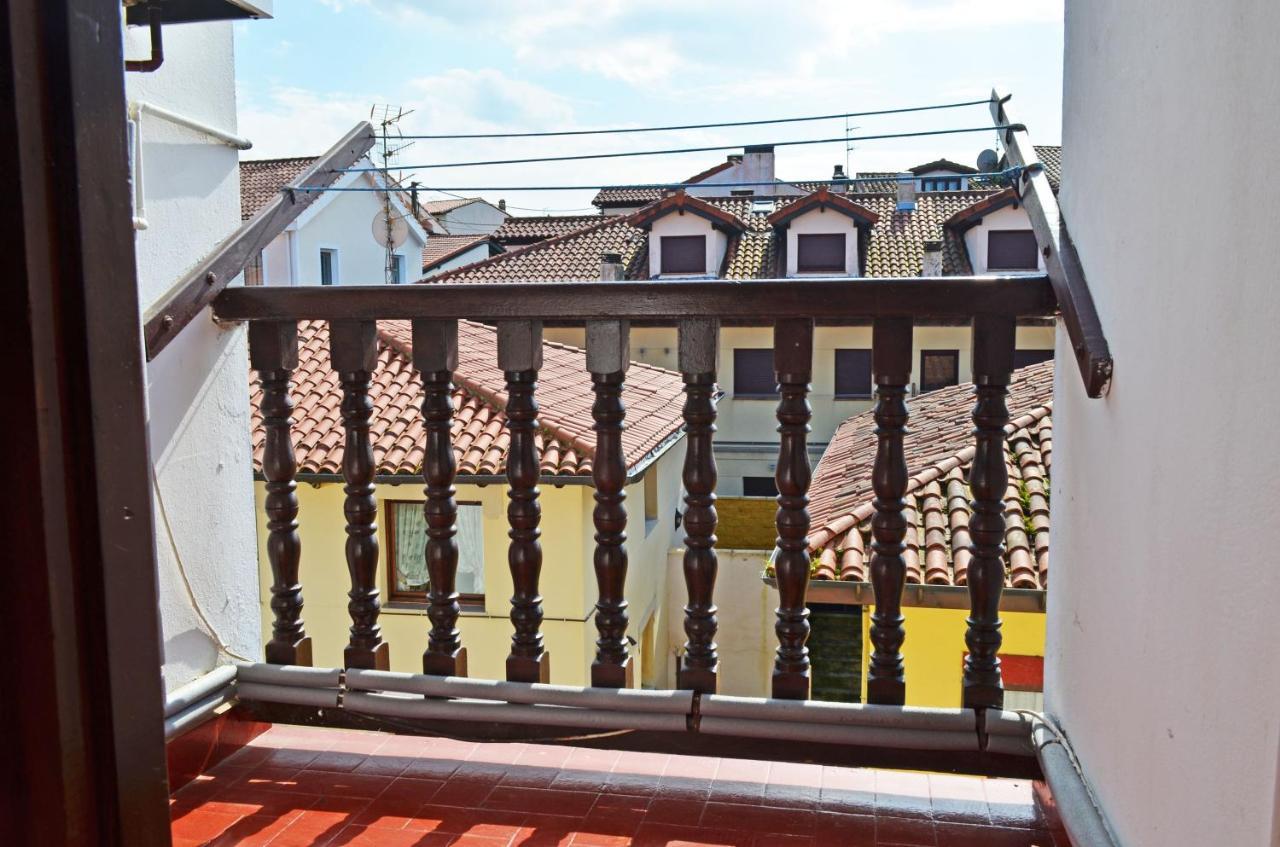 El Corro: Con Parking En Pleno Centro De * Comillas